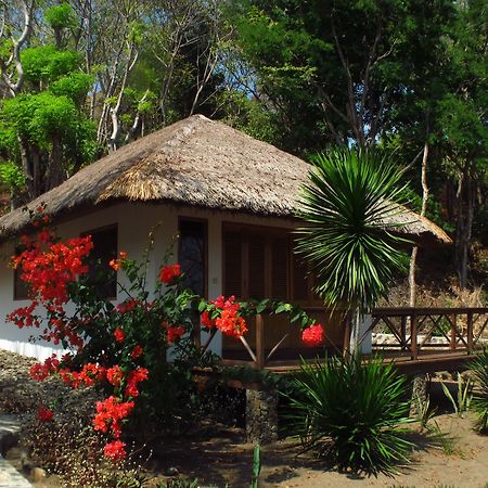 Coconut Beach Resort Labuan Bajo Exterior photo